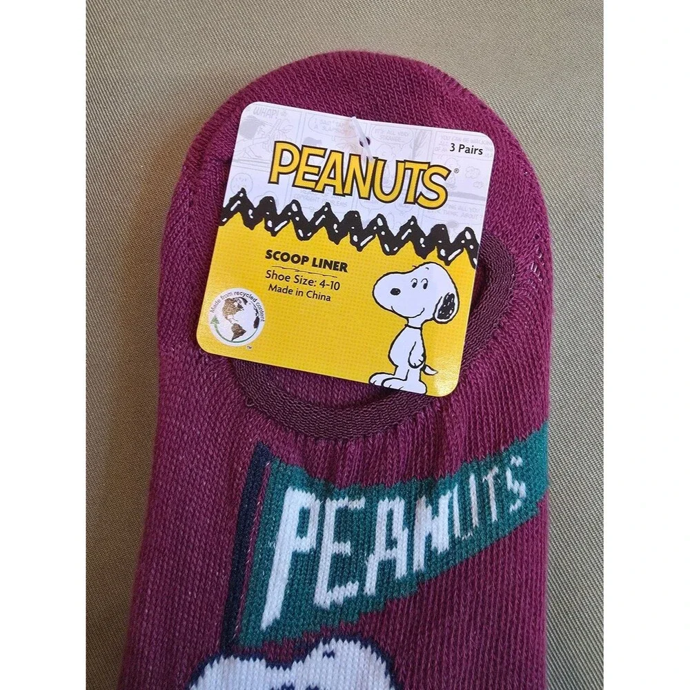 NWT Peanuts Women's multi Socks
